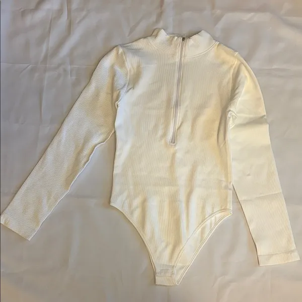Ribbed Long Sleeve Bodysuit 2 Piece Bundle Grey / White Women Size L NWOT - Image 2