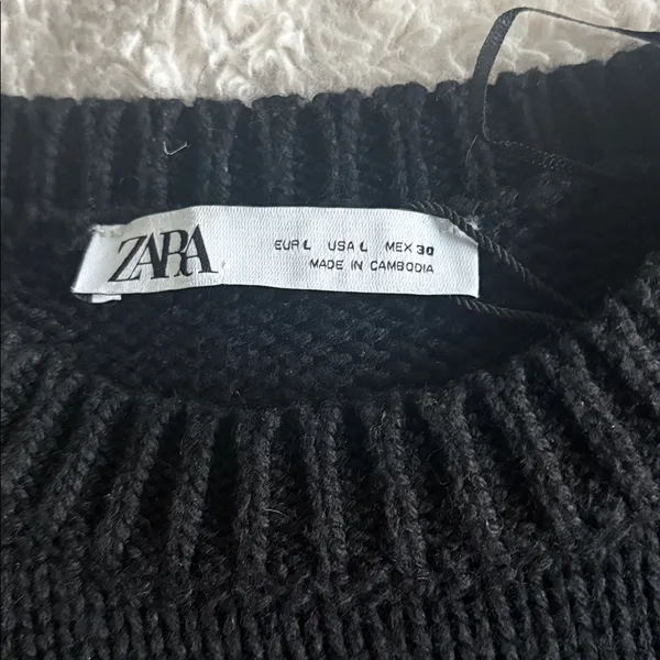 Zara oversized sweater size large - Image 2