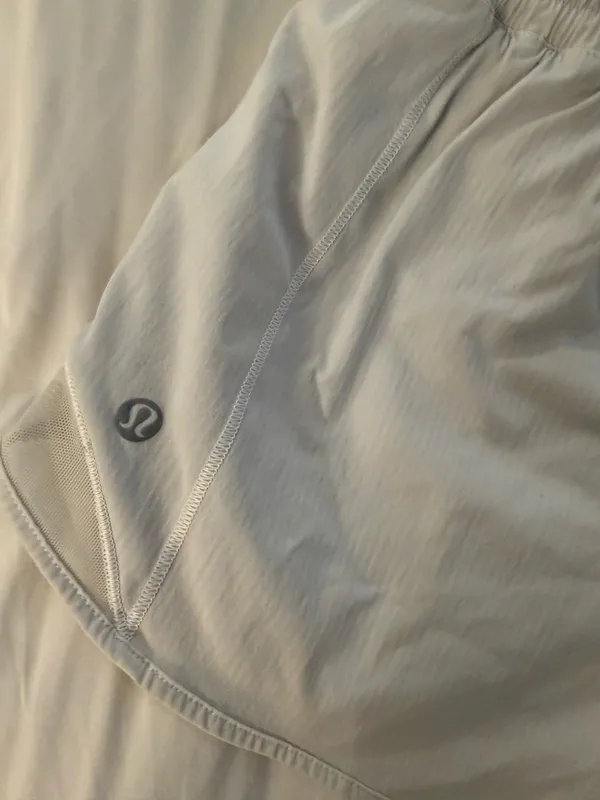 Lululemon Hotty Hot 4" Shorts Low-Rise - Image 3