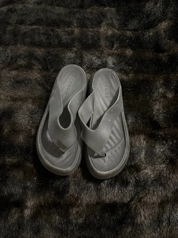 Crocs Black Getaway Sandals Platform Chunky Flip Flop Size 7 shoes - Image 2