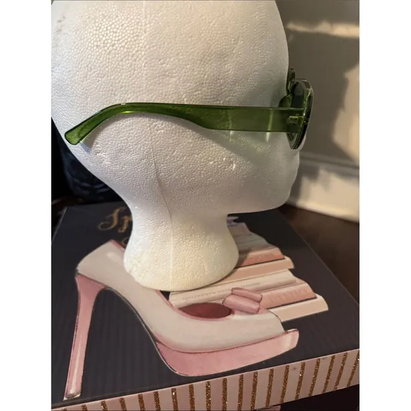Transparent Green Rectangular Sunglasses - Image 2