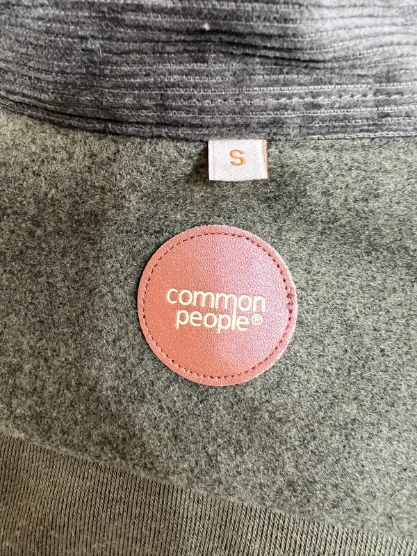 Common People olive green button - Image 6