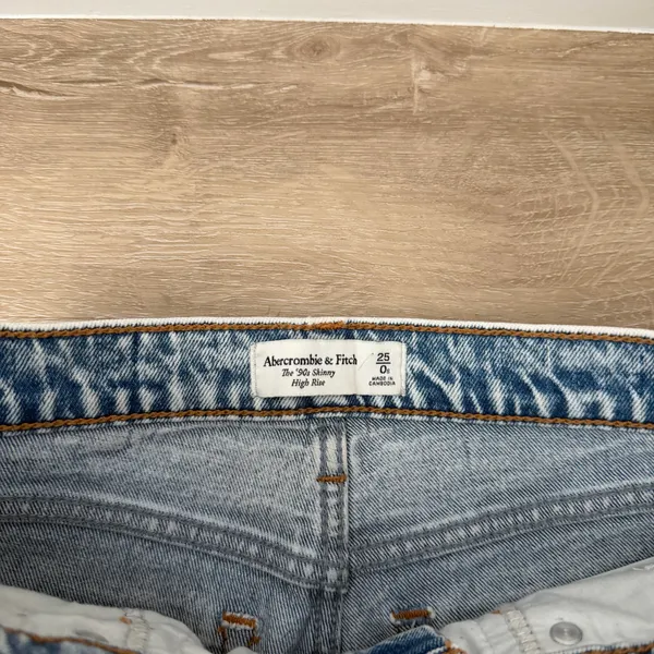 Abercrombie and Fitch The 90’s Skinny High Rise Denim Jeans - Image 2
