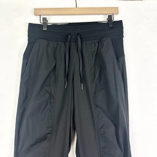 Lululemon Dance Studio Jogger Size 8 Black Athletic Athleisure - Image 3