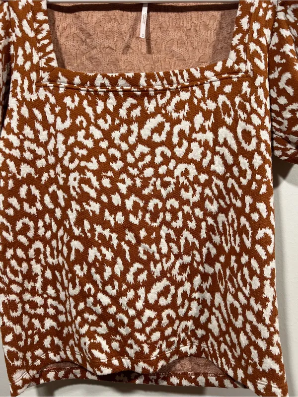 Free People Rust and White Leopard Puff Sleeve Square Neck Top Medium - Image 3