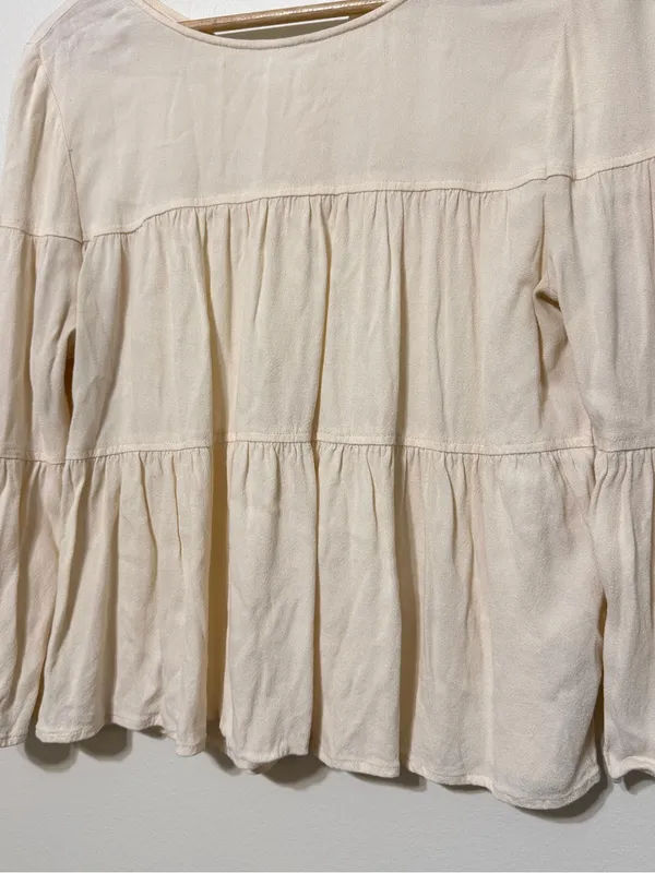 Madewell Tiered Button Back Top Size Medium Blouse Cream Business Casual - Image 5