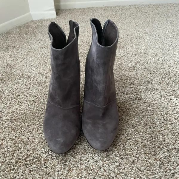 J. Crew Adele Heeled Ankle Boot Suede Leather Size 6 Italian Gray Slouchy Boots - Image 5