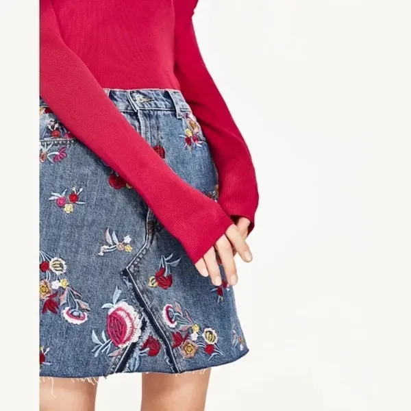 ✨ SWEATER WITH SHOULDER FRILL✨ - Image 5
