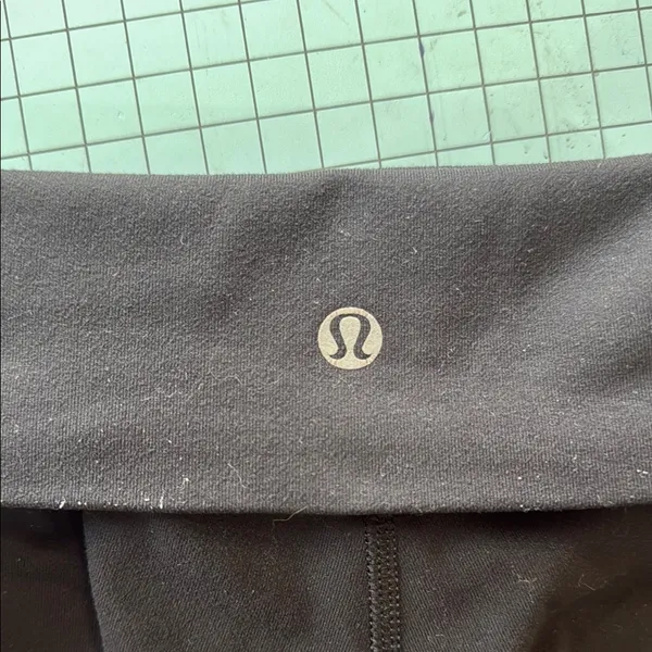 Lululemon leggings black size 2 - Image 5