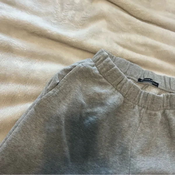 Brandy melville sweats - Image 3