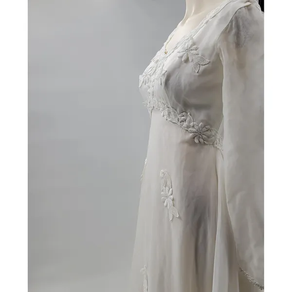 Vintage Wedding Dress White Floral Applique Boho Bridal Gown Union Made - Image 13