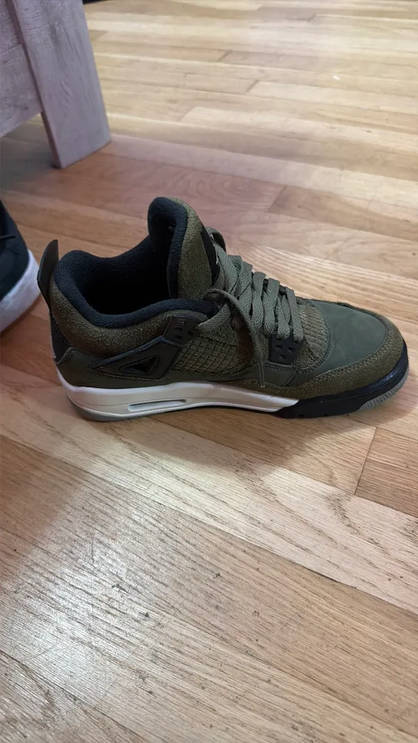 Air Jordan 4 Retro - Image 5