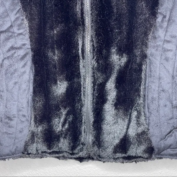 Private Quarters Touch of Mink‎ Vest Black - Image 4