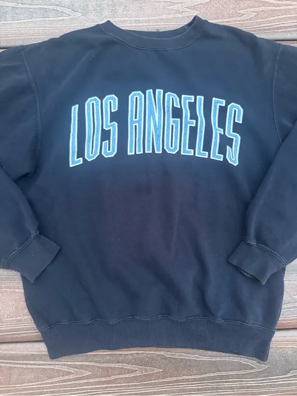 Brandy Melville Navy Crewneck with Light Blue 'LOS ANGELES' sweater - Image 2