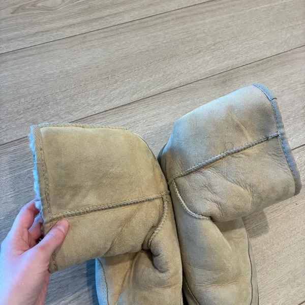 Ugg Australia Women’s Ultra Short Suede Shearling Boot Sheepskin Wool Size 9 - Image 5