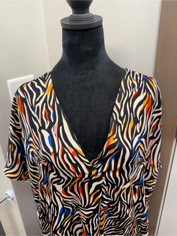 van winkle & co. Zebra Stripe V-Neck Short Dolman Sleeve Satin Midi Caftan Lg - Image 2