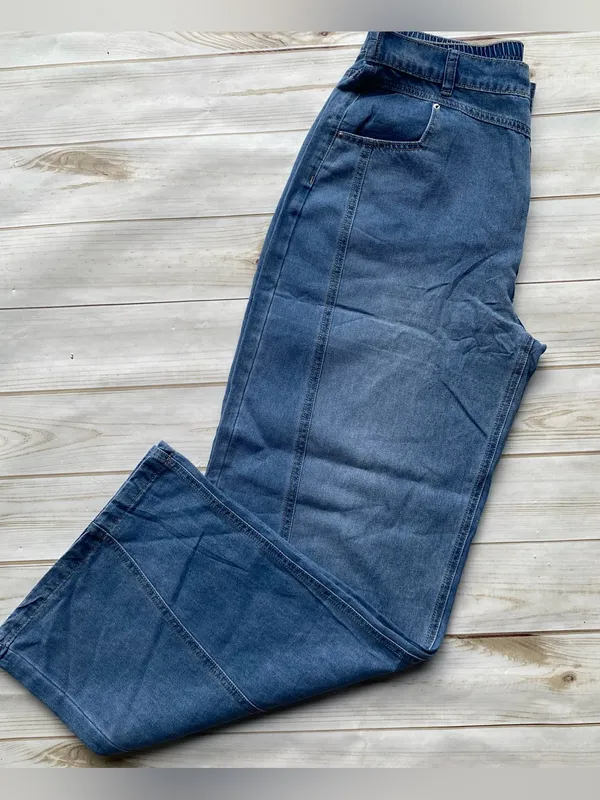 Light weight medium wash wide leg flare contour stitching pull on denim jeans 12 - Image 7