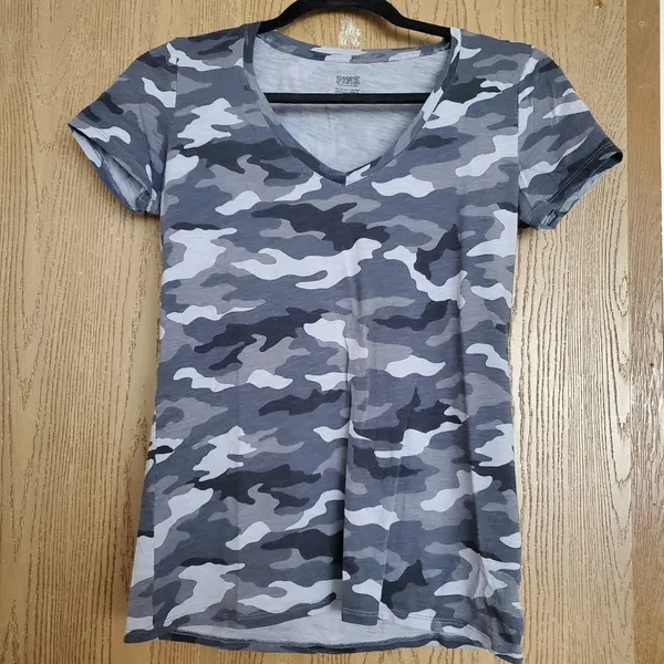 VS PINK Everyday V-Neck Tee - Image 3