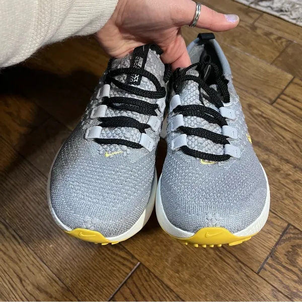 Nike react escape RN flyknit running shoes size 8.5 women’s - Image 2