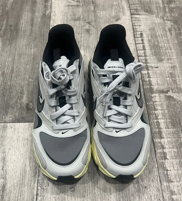 Nike Zoom Air Fire 'Particle Grey Photon Dust Size 7.5 (C 94) - Image 6