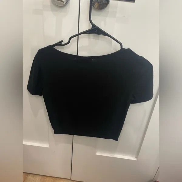 Forever 21 Crop ribbed top with curved hem Size XS - Image 2