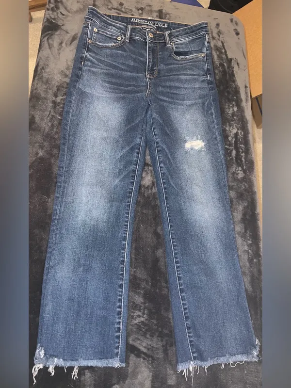 American Eagle High Rise Cropped Flare Jean Size 10 Long - Image 2