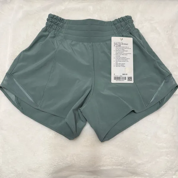 Lululemon Hotty Hot HR Short 4” Lined - Image 3