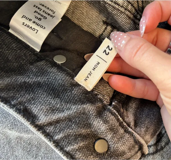 PacSun Mom Jeans - Image 4