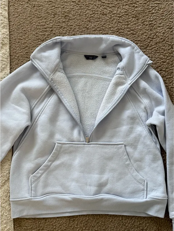 Cropped Sweatshirt Quarter - Image 5