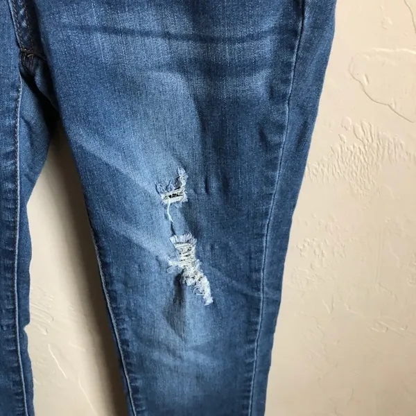 Encore Distressed Raw Hem‎ Skinny Jeans - Image 3