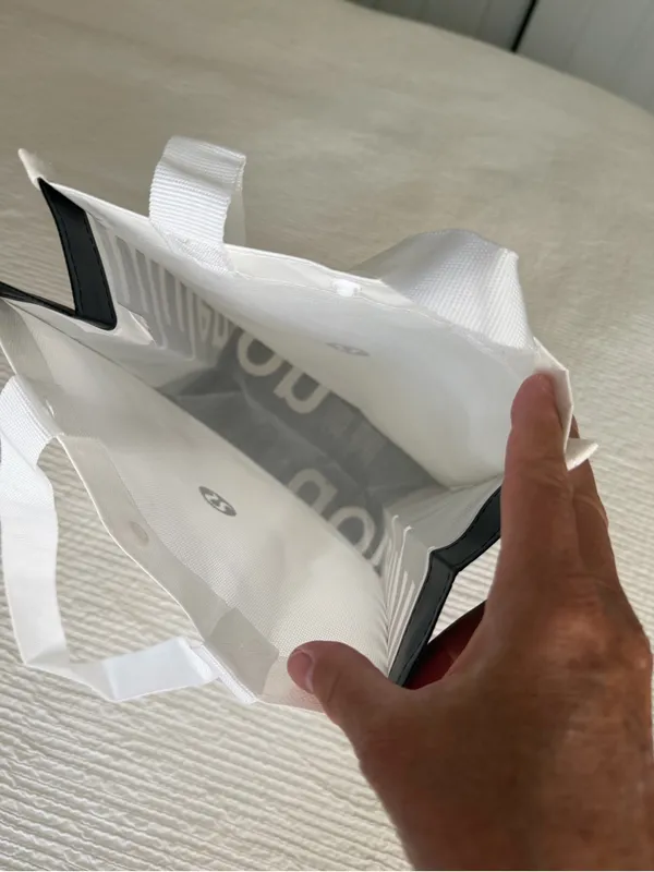 Lululemon empty shopping bag - Image 6