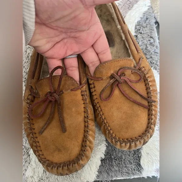 Ugg size 7 moccasins - Image 3