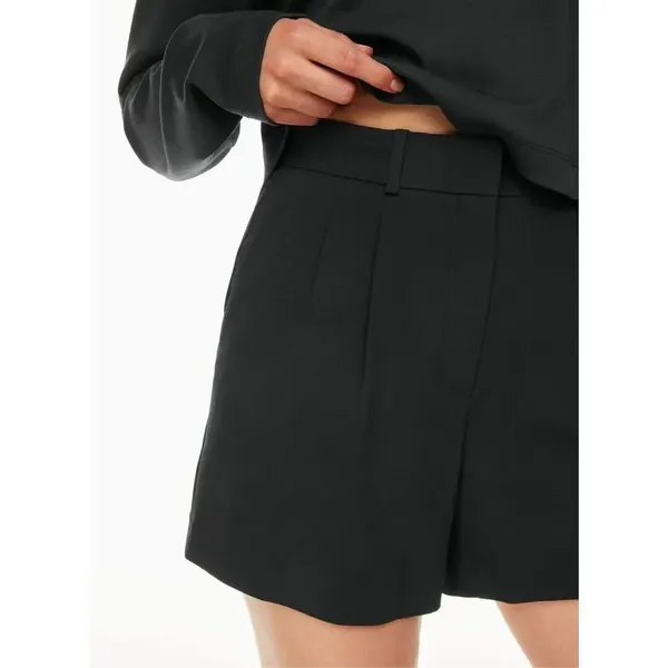 ✨Aritzia Babaton Pleated Mid-Thigh Black Sz 4 Shorts✨ - Image 4