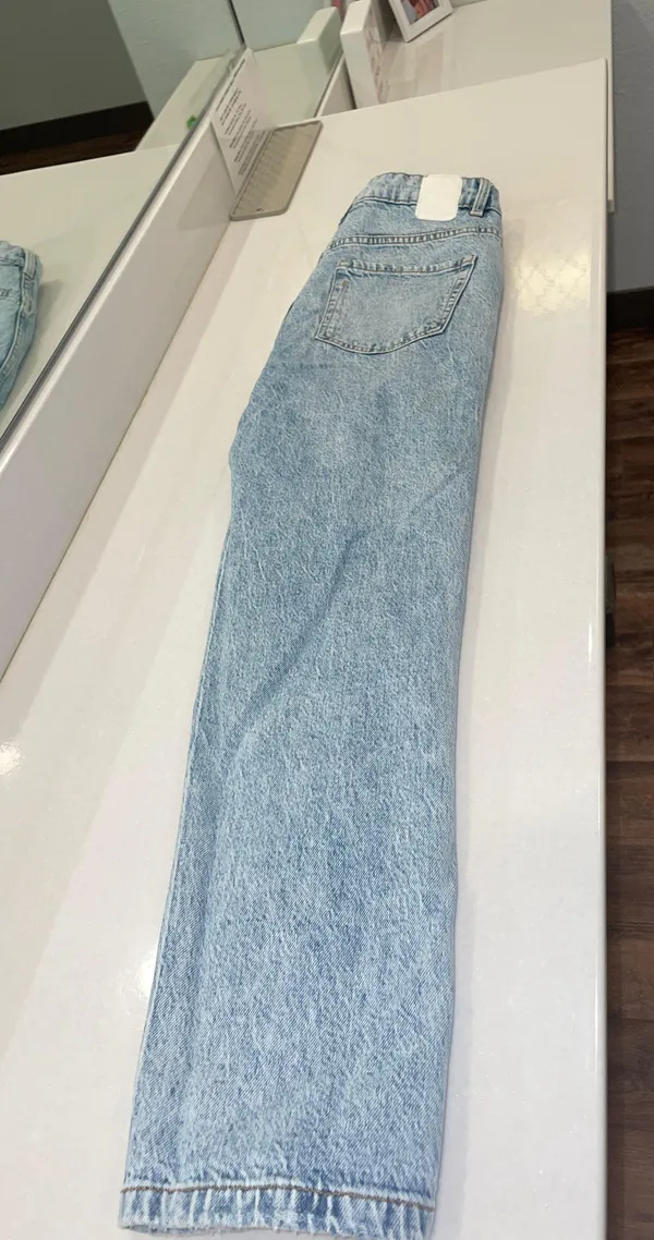 Zara Mom Jeans - Image 2