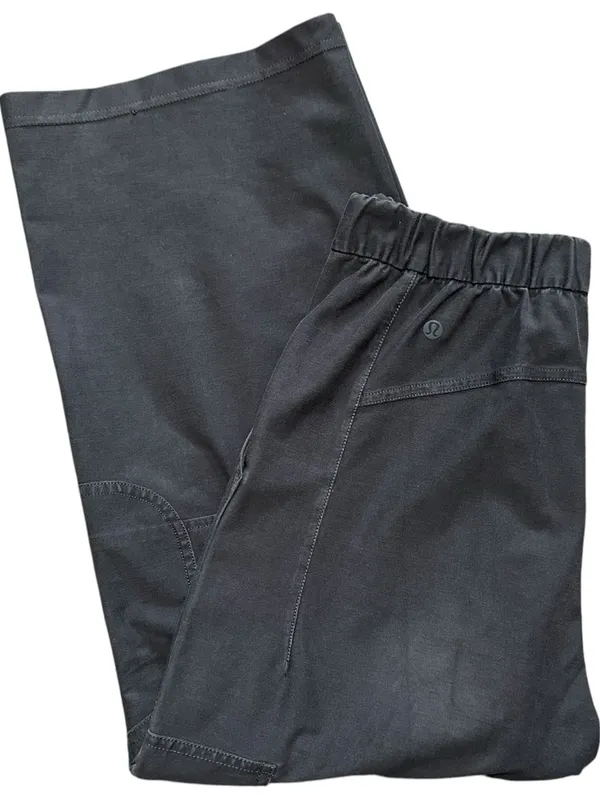 Lululemon 27 Graphite Gray Light Utilitech Cargo Pocket High Rise Cropped Pants - Image 4