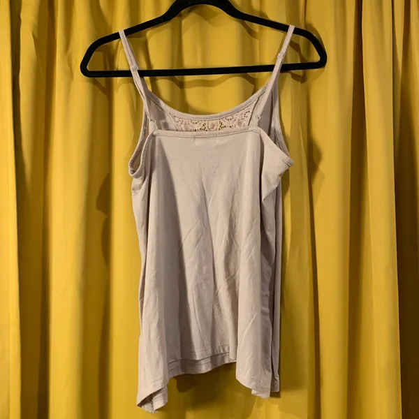 Old Navy V Neck Tank w Lace Accent Front - Image 3