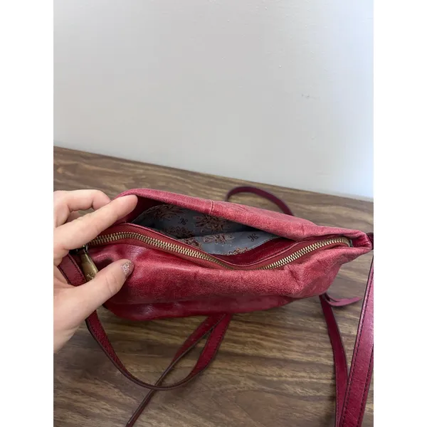 Hobo Red Genuine‎ Leather Slouchy Crossbody Bag Whipstitch Detail Tassel Zipper - Image 11