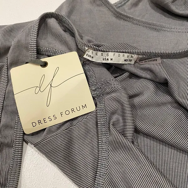 Dress Forum Gray Ribbed Bodysuit Size M Scoop Neck Minimalist Basic - Image 4