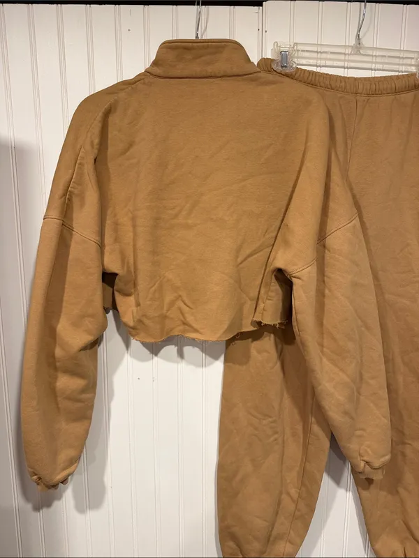Bo+Tee set cropped quarter zip and joggers - Image 5