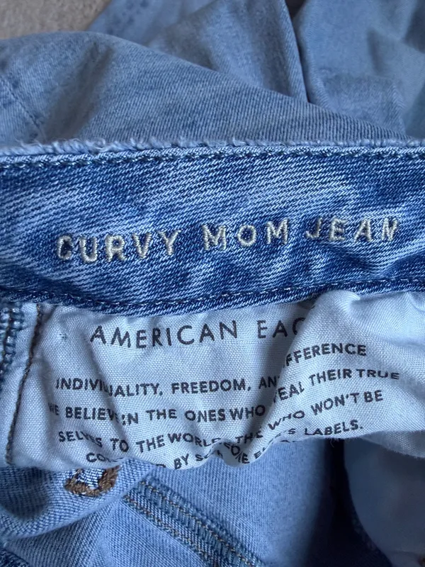 American Eagle Outfitters Light Blue Curvy High-Rise Women’s Jeans - Image 4