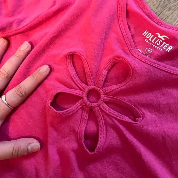 Hollister Baby Tee Long Sleeve - Image 3
