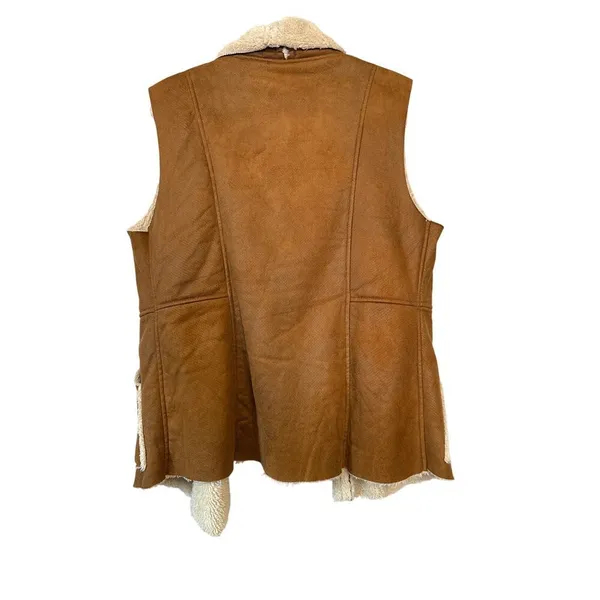 Entro‎ Large Camel Faux suede Sherpa lined Vest - Image 2