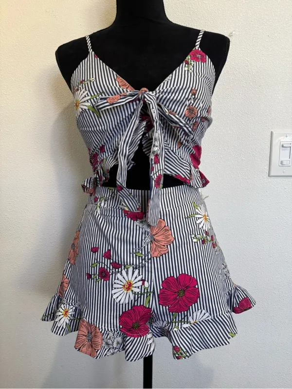 TRAC Floral Stripe Two Piece Set Ruffle Shorts & Tie Front Crop Top S - Image 2