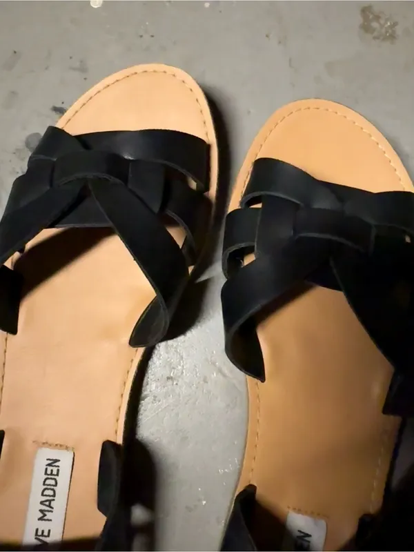 Steve Madden Women's 'SAAR' Black Sandals Size 7.5 NEW - Image 5