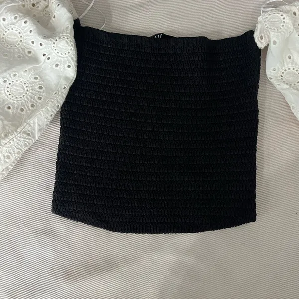 Zara Black Knit Top with White Sleeves - Image 3