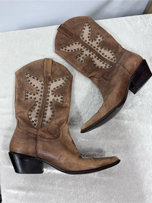 Women's Tan Leather Western Boots pointed toe w/Stud Detail 8 1/2M Cowboy rodeo - Image 4