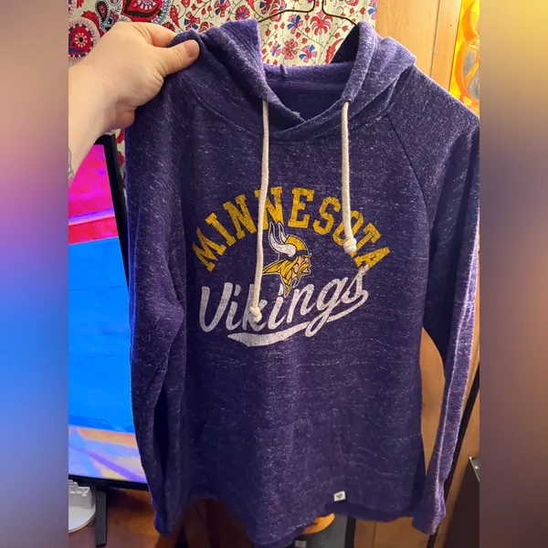 Fanatics Vintage Women’s Minnesota Viking Hoodie Size Medium - Image 3