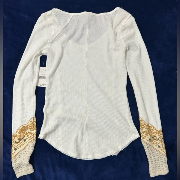 Free People White and Gold Long Sleeve Top - Image 7