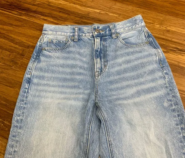 American Eagle Mom Jeans Womens Size 0 Ripped Distressed Light Wash Denim Casual - Image 2