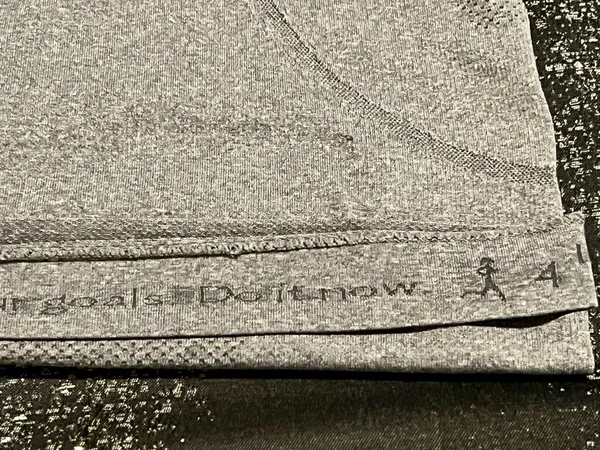 Womens sz4 lululemon Swiftly Tech Long Sleeve crew neck shirt-gray. - Image 10